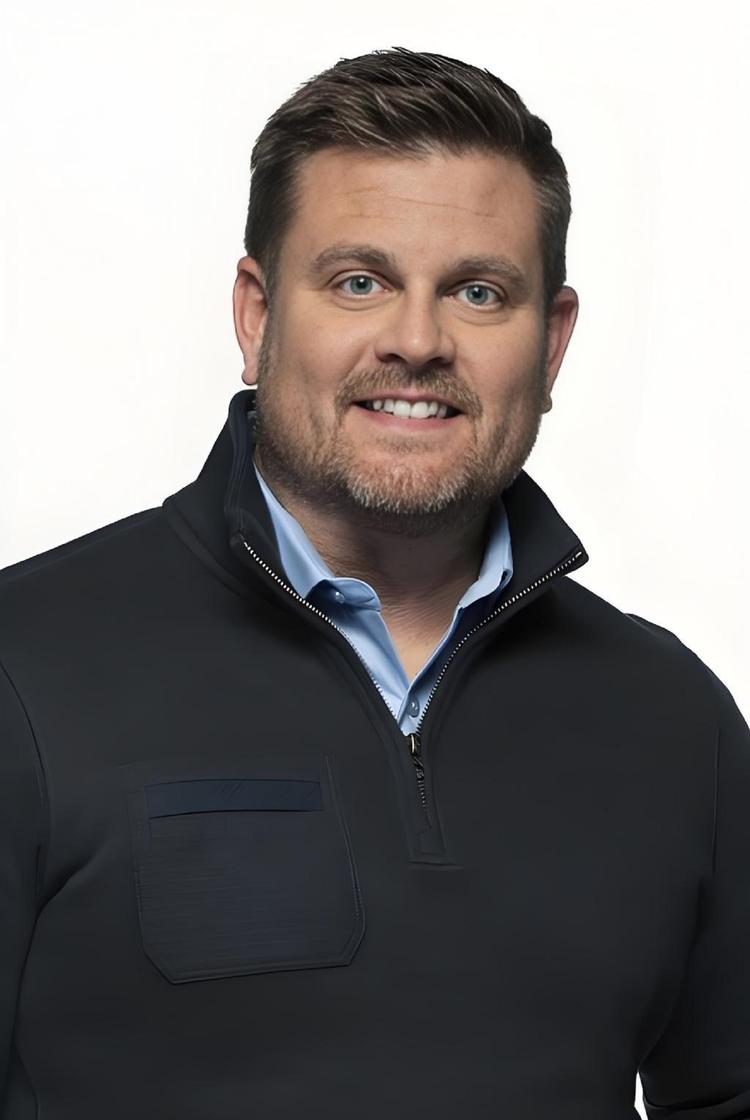 布莱恩·汤普森- 抖音百科