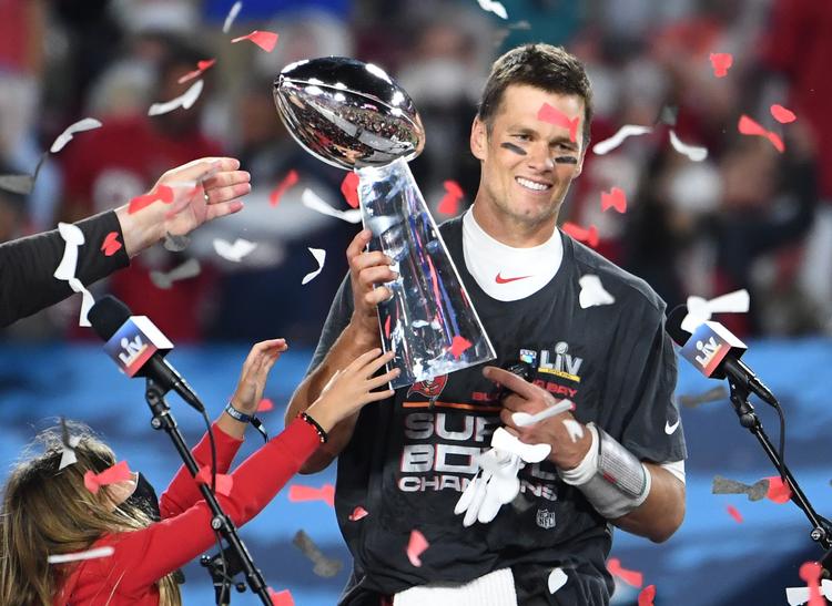 Tom Brady's 600th TD pass: How much did Bucs fan squander by giving up  historic football? 