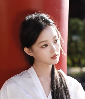 杨乐多