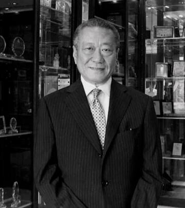 蓝铧缨