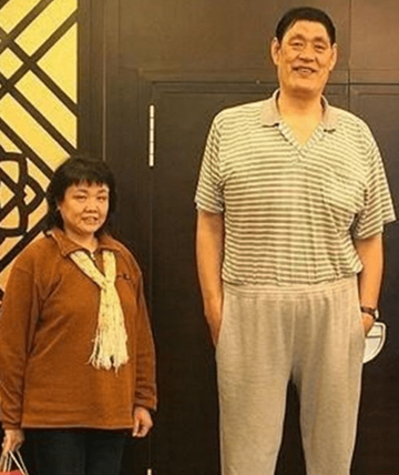 王专红-已故中国篮坛名宿穆铁柱的妻子
