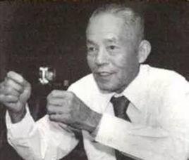 吉田忠雄追想録 81hO1qh44oL._UF350,350_QL50_.jpg