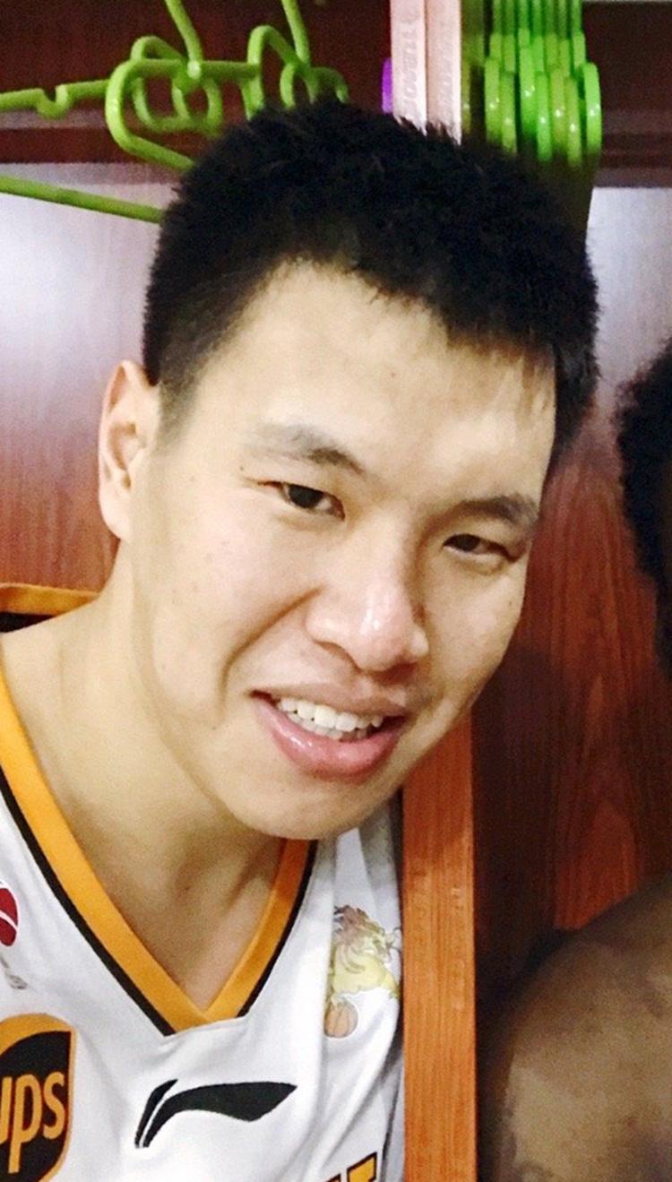 完全是球队得分利刃！布伦森里突外投半场独揽27分力挽狂澜- 基友直播, image size:750x1319