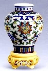 成窑五彩-用釉上彩和釉下彩拼逗而成的瓷器