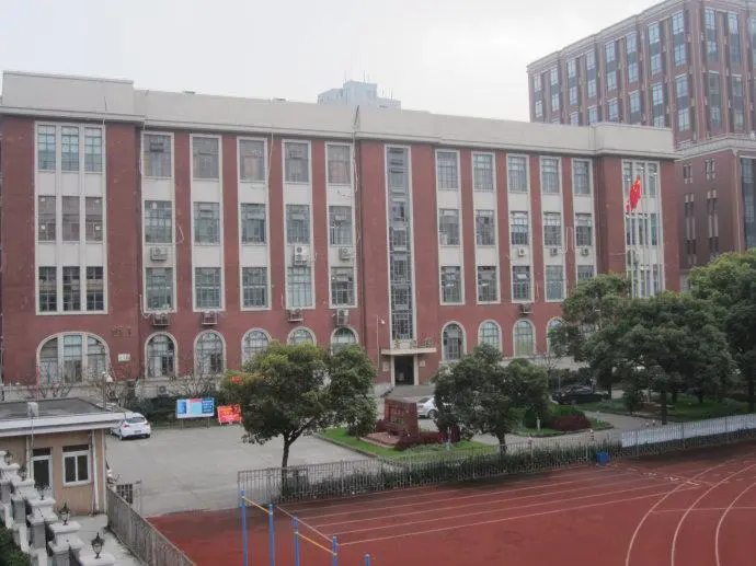 震旦大学