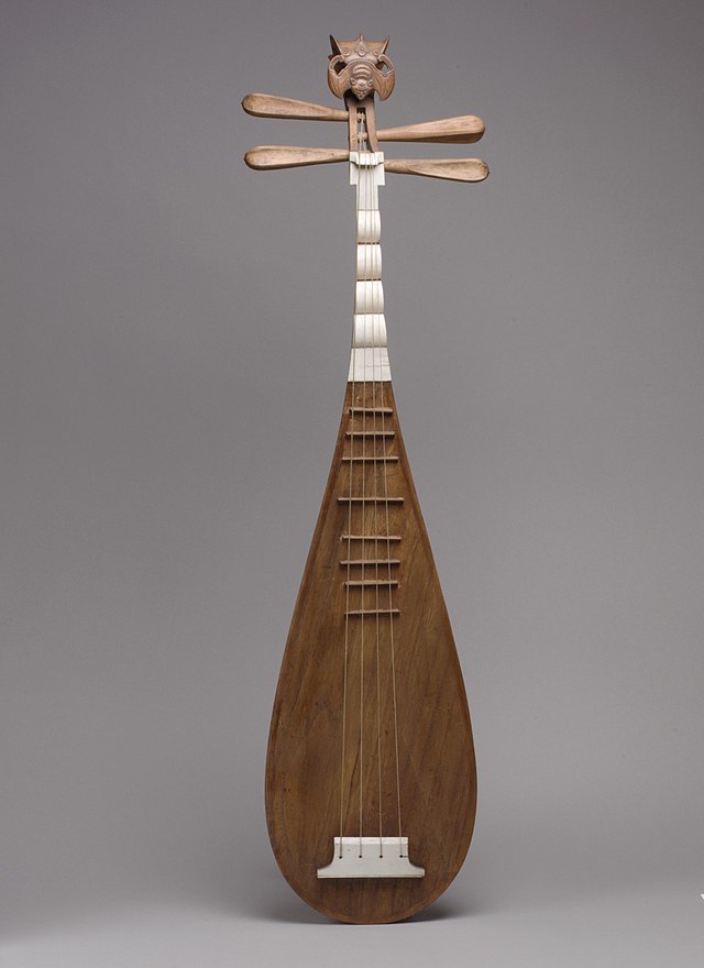 国内正規品限定 中国製 ピパ（琵琶）びわ 弦楽器