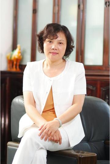 周亚仙-神冠控股公司董事长
