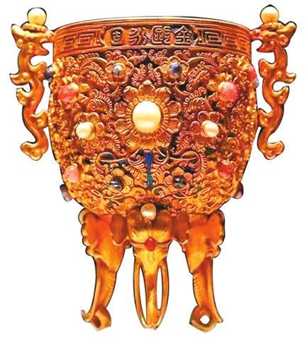 镇馆之宝乾隆款“金瓯永固杯”
