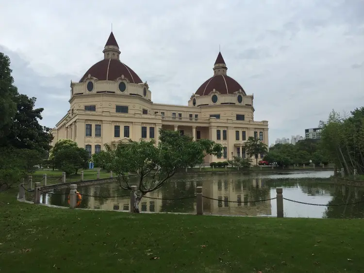 上海外国语大学