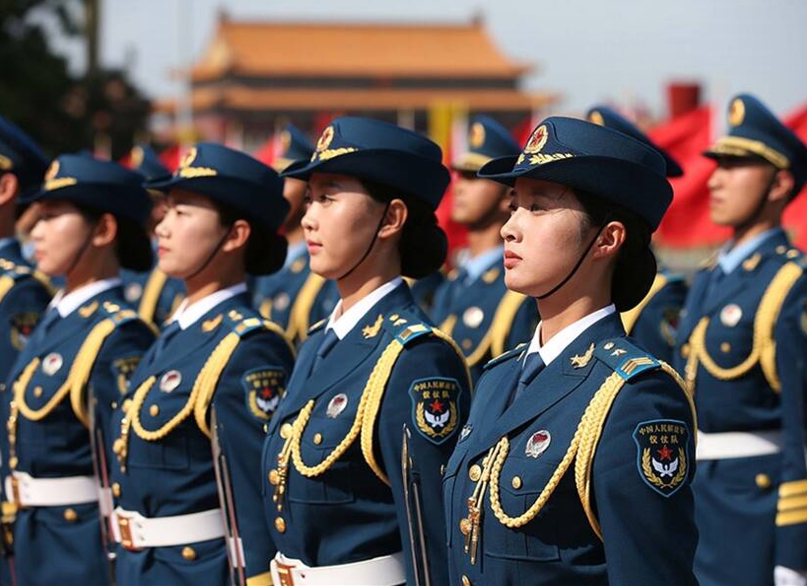 ロシア軍パレード　最新型現役用中国人民解放軍21式儀仗兵礼服上下制帽フルセット ロシア、軍事パレード参加の中国儀仗隊に勲章授与 - 中国国際放送局